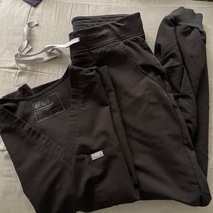 Figs womens size small set